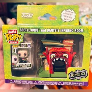 Funko Bitty Pop Town – Beetlejuice – Dante's Inferno Room – Figurine 2,3 Cm – Boîte Acrylique – Collection